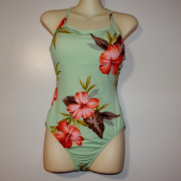 Island Escape Other - Island Escape Swimsuit 12 Padded Bra Lined E290